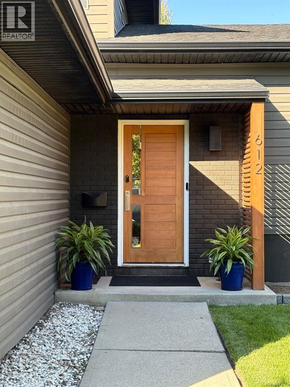 House for Sale in 612 Willoughby Crescent SE|Calgary, Alberta T2J2A1 5