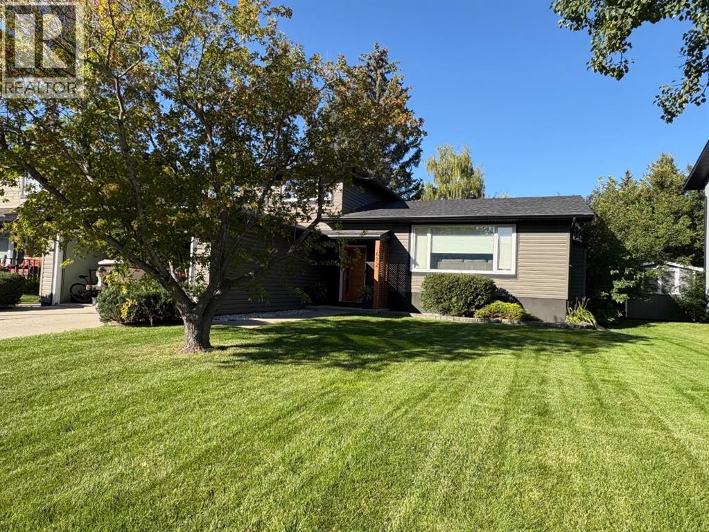 House for Sale in 612 Willoughby Crescent SE|Calgary, Alberta T2J2A1 4