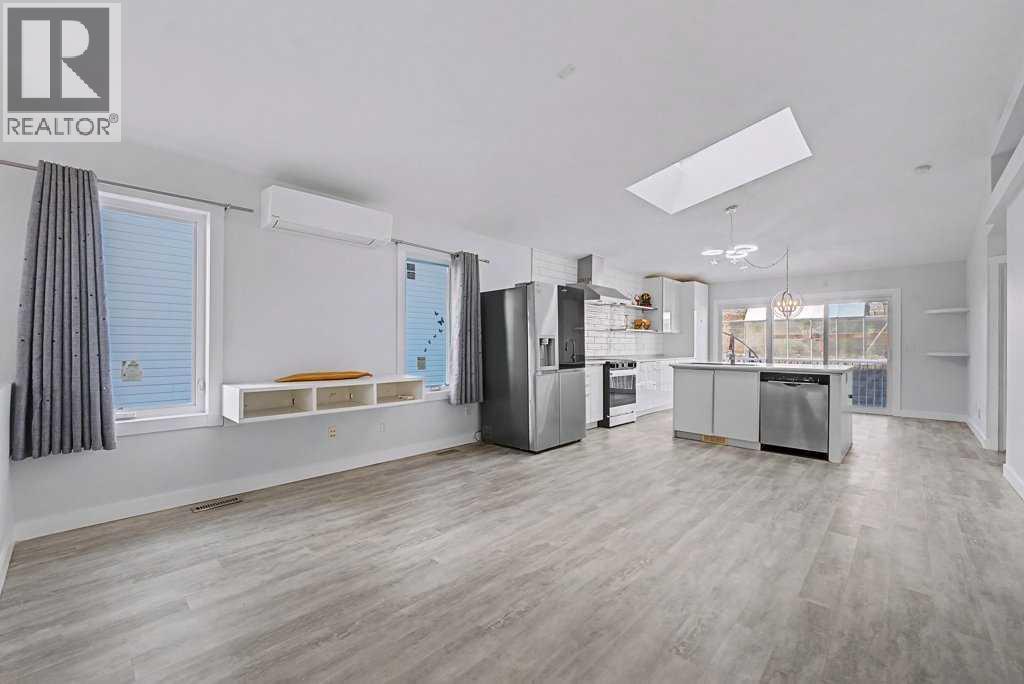 House for Sale in 267 Panamount Hill NW|Calgary, Alberta T3K5M3 4