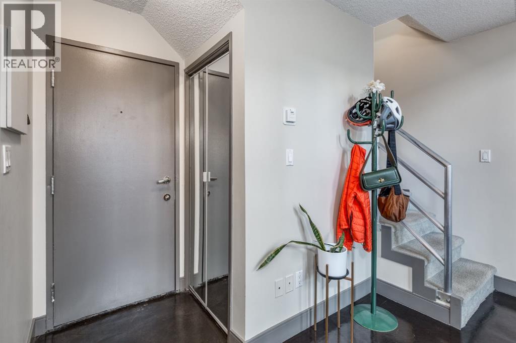 Apartment for Sale in 17, 711 3 Avenue SW|Calgary, Alberta T2P0G8 3