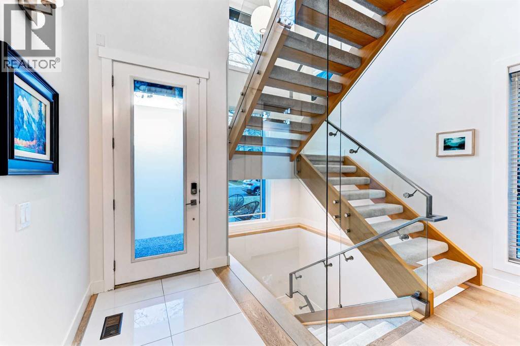 House for Sale in 116 34A Street NW|Calgary, Alberta T2N2Y3 3