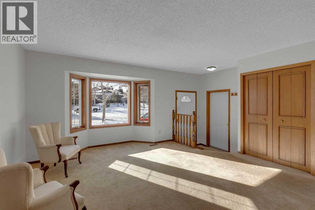 House for Sale in 92 Macewan Drive NW|Calgary, Alberta T3K2P7 4