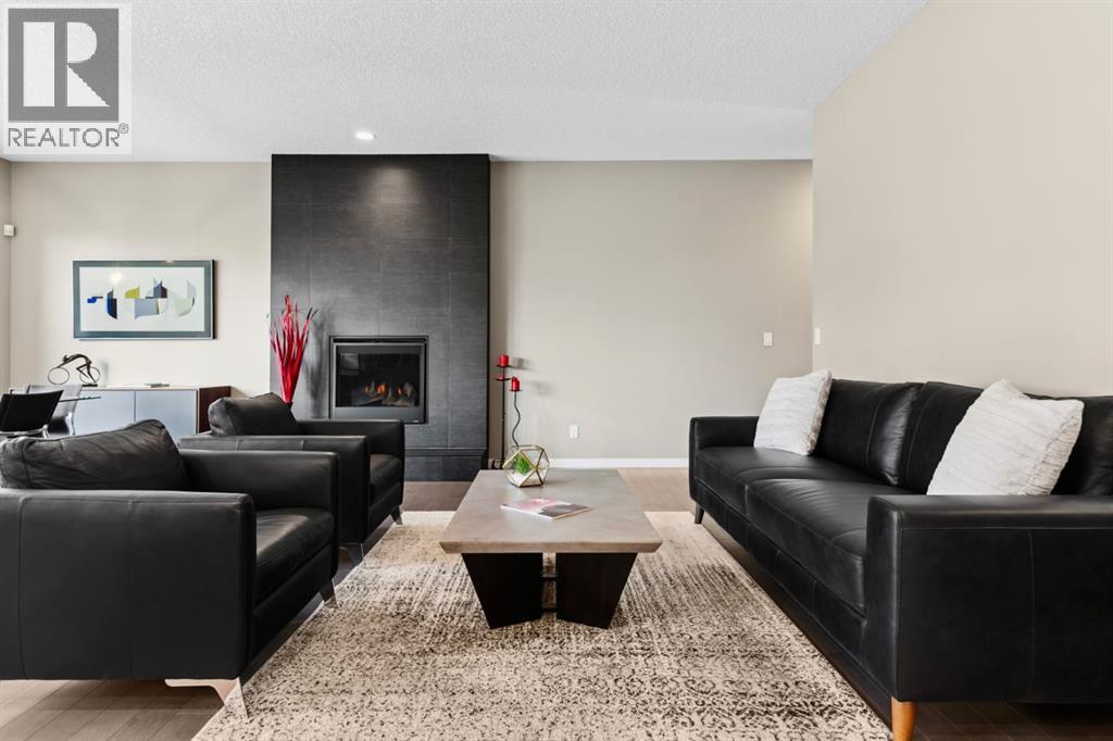 House for Sale in 291 West Grove Point SW|Calgary, Alberta T3H3A9 3