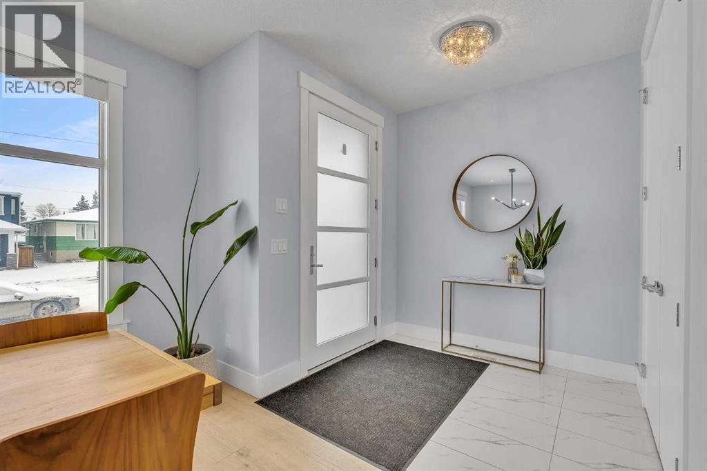 Duplex for Sale in 1613 40 Street SW|Calgary, Alberta T3C1X1 3