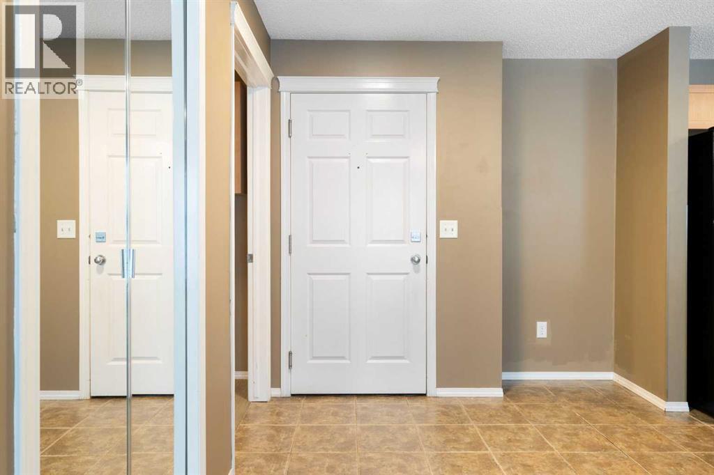 Apartment for Sale in 4213, 70 Panamount Drive NW|Calgary, Alberta T3K5Z1 3