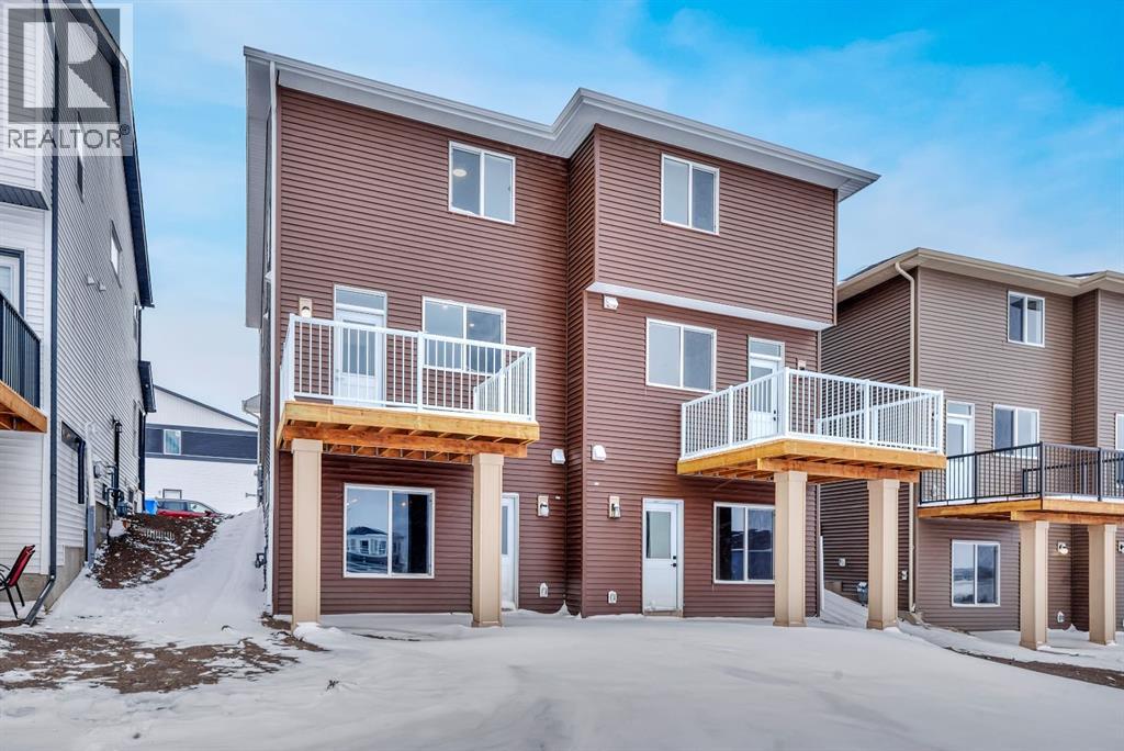 Duplex for Sale in 220 Annette Villas NW|Calgary, Alberta T3R2K6 4