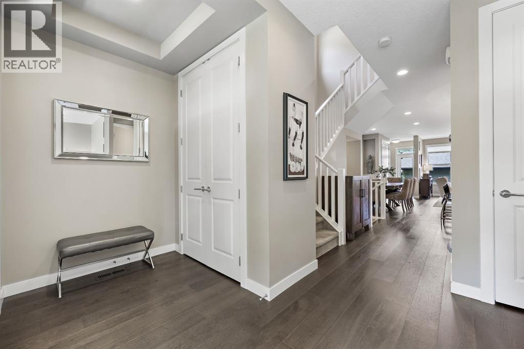 Duplex for Sale in 3522 41 Street SW|Calgary, Alberta T3E3L5 2