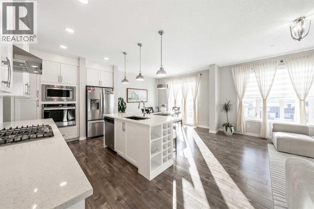 House for Sale in 240 Lucas Crescent NW|Calgary, Alberta T3P1M8 5