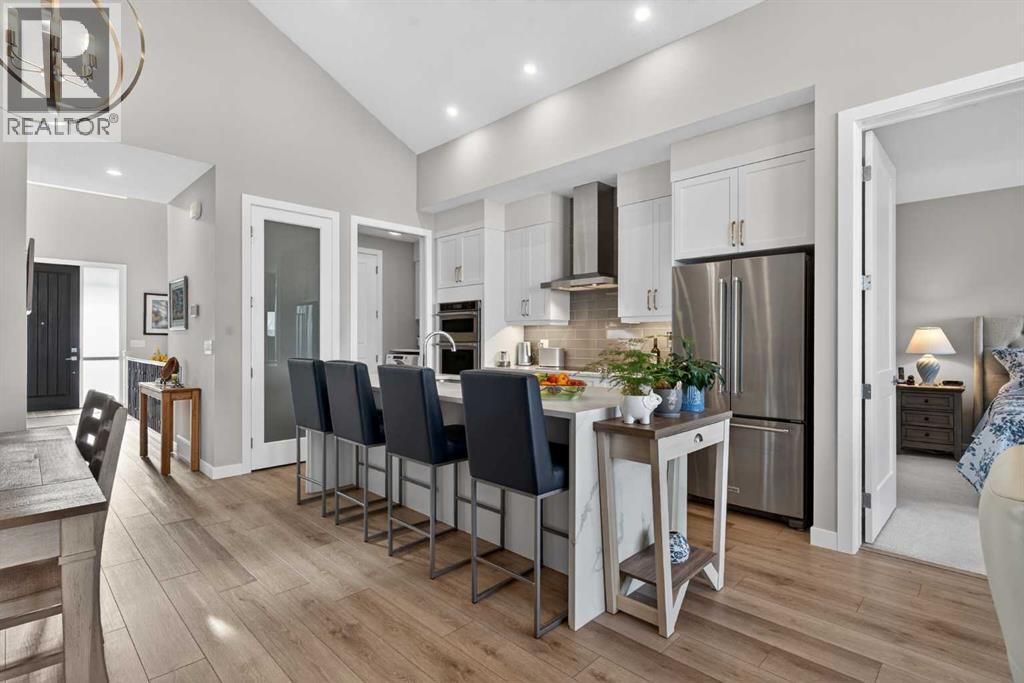 Row / Townhouse for Sale in 206 Crestridge Common SW|Calgary, Alberta T3B6J5 2