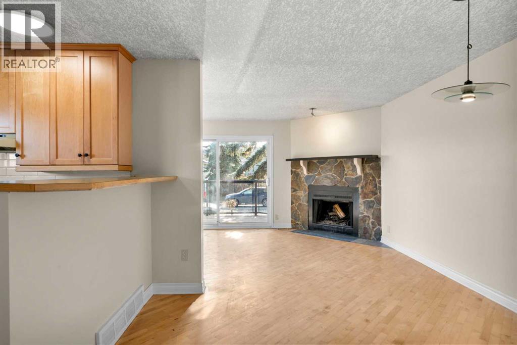 Duplex for Sale in 6420 30 Avenue NW|Calgary, Alberta T3B1J7 4