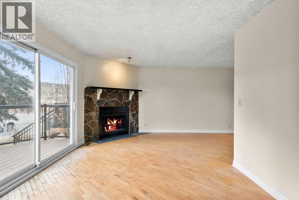 Duplex for Sale in 6420 30 Avenue NW|Calgary, Alberta T3B1J7 5