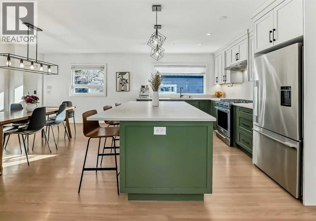 House for Sale in 132 Wedgewood Drive SW|Calgary, Alberta T3C3G8 4