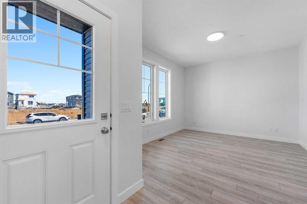 House for Sale in 477 Hotchkiss Drive SE|Calgary, Alberta T3S0N5 3