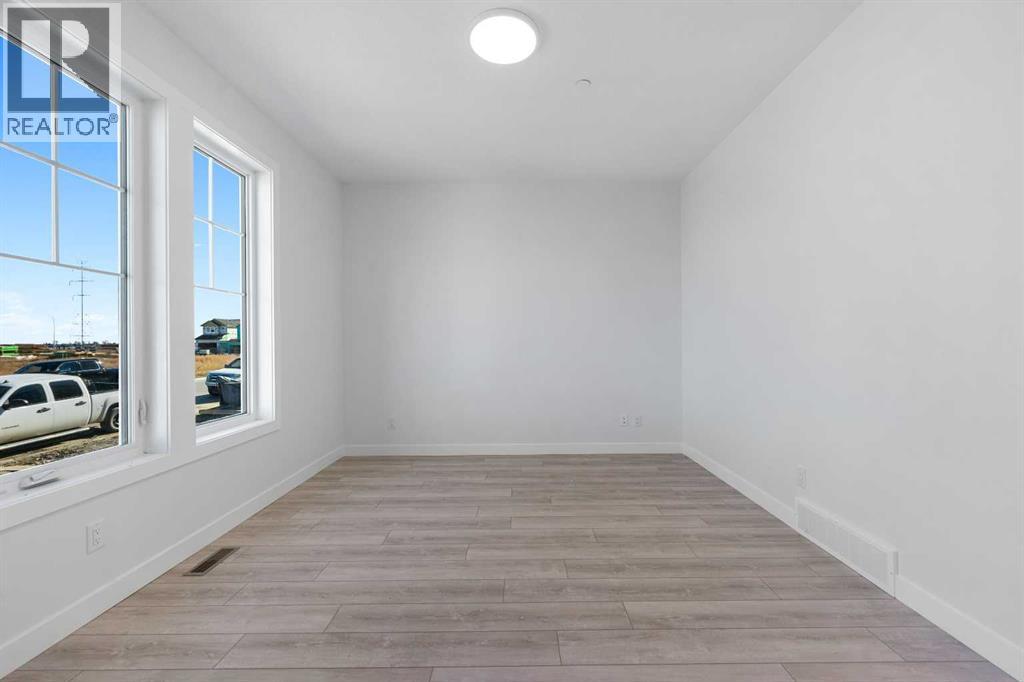 House for Sale in 477 Hotchkiss Drive SE|Calgary, Alberta T3S0N5 4