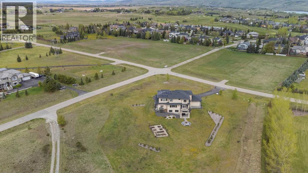 House for Sale in 4 Villosa Ridge Point|Rural Rocky View County, Alberta T3Z1H3 5