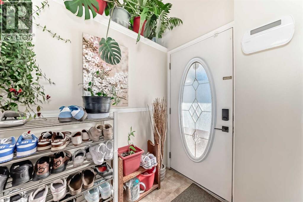 House for Sale in 144 Taradale Drive NE|Calgary, Alberta T3J5G3 4