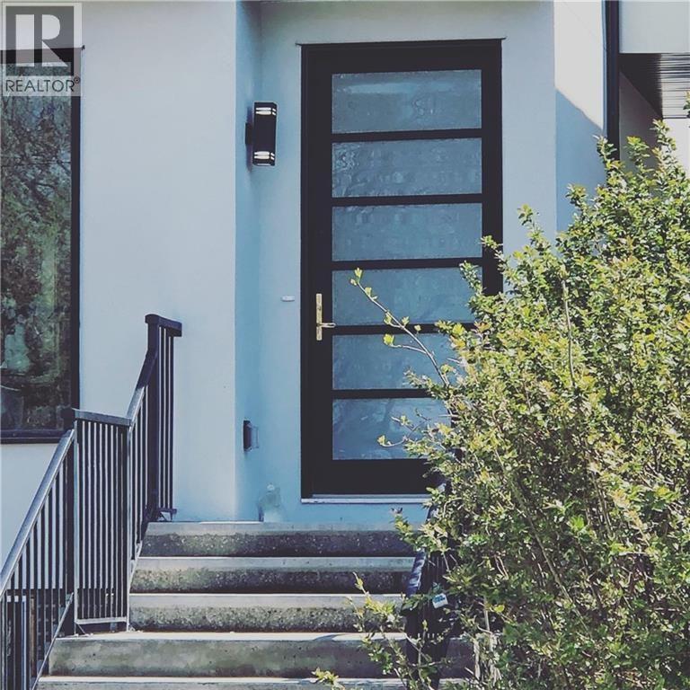 House for Sale in 3528 3 Street NW|Calgary, Alberta T2K0Z6 2