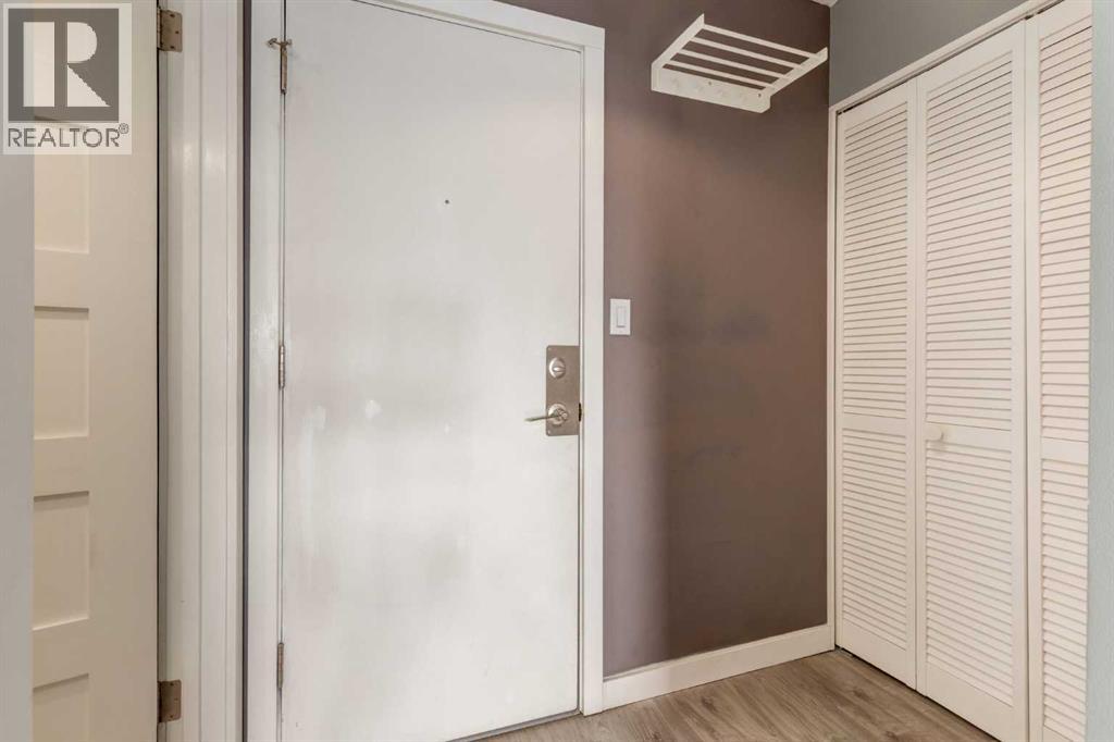 Apartment for Sale in 206, 1513 26 Avenue SW|Calgary, Alberta T2T1C4 4