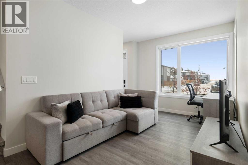 Row / Townhouse for Sale in 122 Homestead Boulevard NE|Calgary, Alberta T3J2G8 3