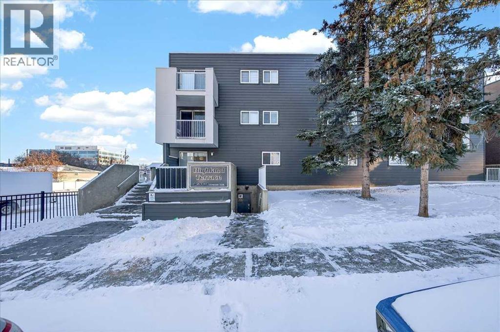 Apartment for Sale in 303, 431 1 Avenue NE|Calgary, Alberta t2e0b3 4