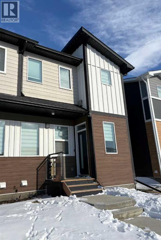 Row / Townhouse for Sale in 862 Wolf Willow Boulevard SE|Calgary, Alberta T2X5R5