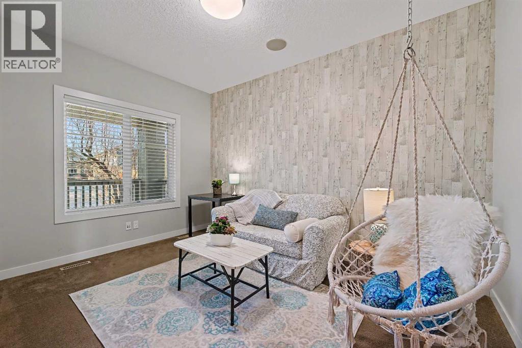 House for Sale in 39 Elgin Estates Green SE|Calgary, Alberta T2Z0N7 3