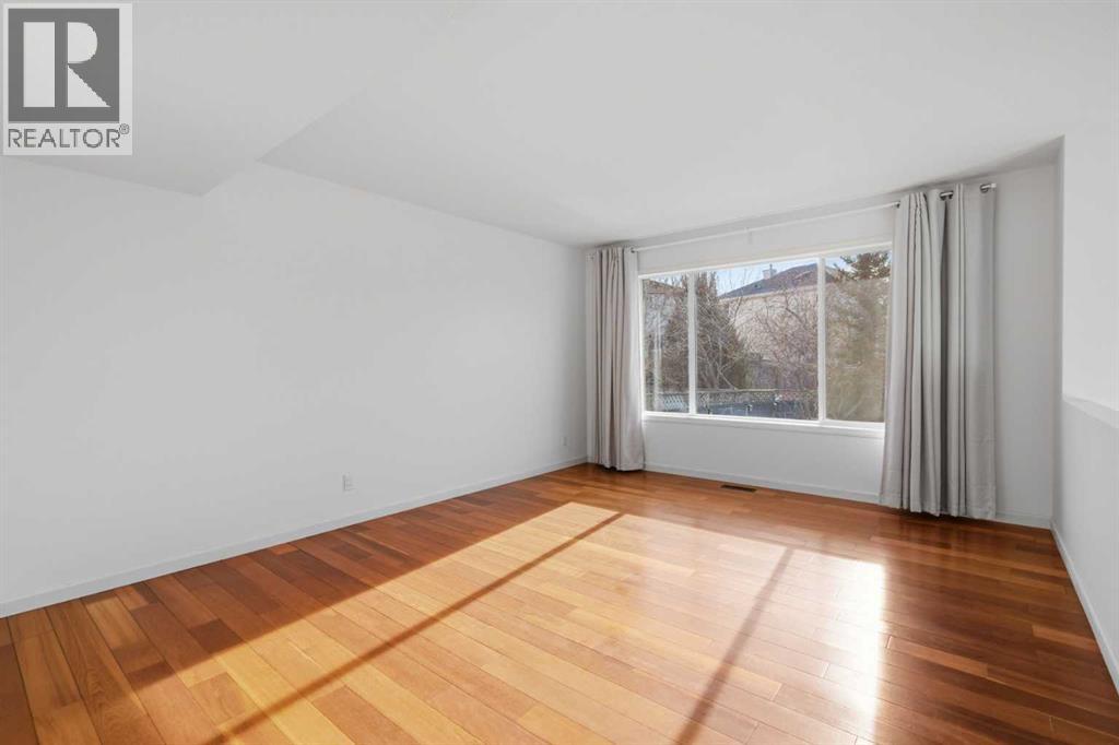 House for Sale in 1721 Douglas Glen Grove SE|Calgary, Alberta T2Z3A5 5