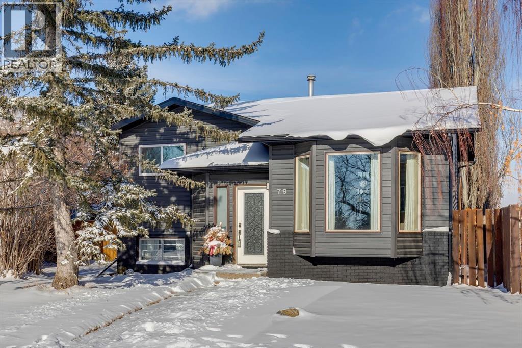 House for Sale in 79 Riverglen Way SE|Calgary, Alberta T2C3H9 2