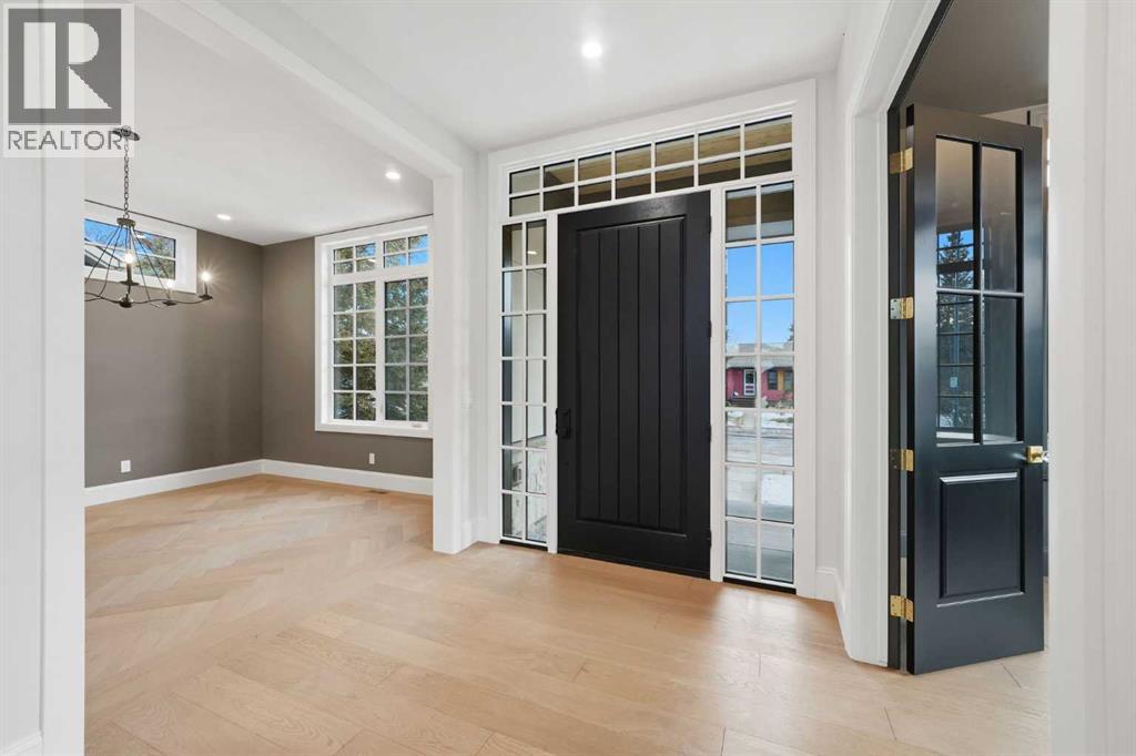 House for Sale in 703 35 Street NW|Calgary, Alberta T2N2Z6 5