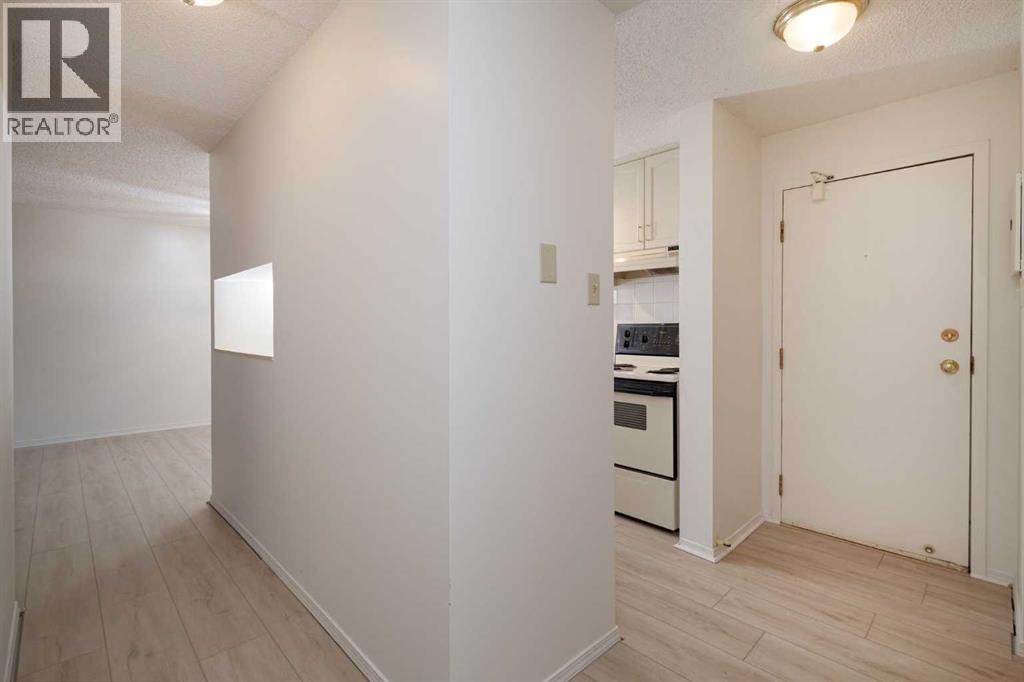 Apartment for Sale in 207, 723 57 Avenue SW|Calgary, Alberta T2V4Z3 3