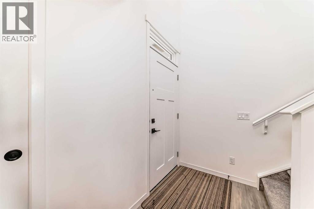 House for Sale in 171 Hotchkiss Manor SE|Calgary, Alberta T3S0G5 3