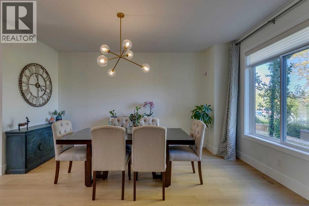 Duplex for Sale in 3529 40 Street SW|Calgary, Alberta T3E3K3 4