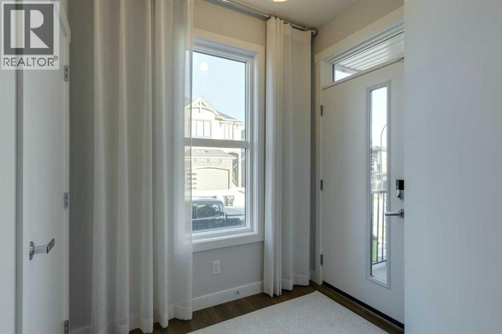 House for Sale in 181 Mitchell Road NW|Calgary, Alberta T3R1Z2 4