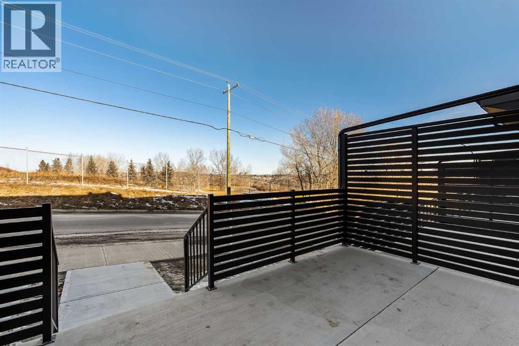 Row / Townhouse for Sale in 2533 Sovereign Crescent SW|Calgary, Alberta T3C3Y3 3