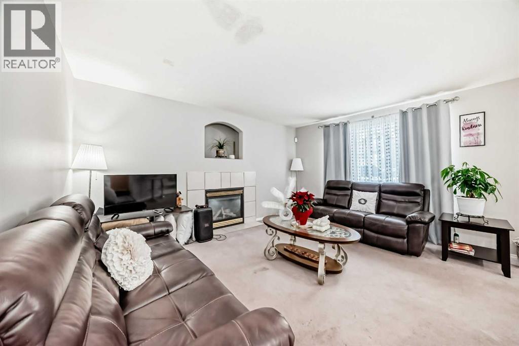 House for Sale in 270 Covewood Circle NE|Calgary, Alberta T3K5S8 4