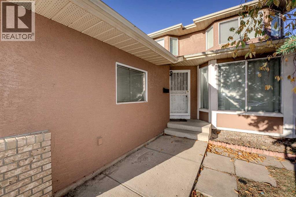 House for Sale in 4 Del Ray Crescent NE|Calgary, Alberta T1Y6V8 3