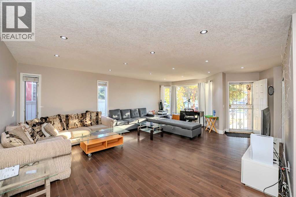 House for Sale in 4 Del Ray Crescent NE|Calgary, Alberta T1Y6V8 4