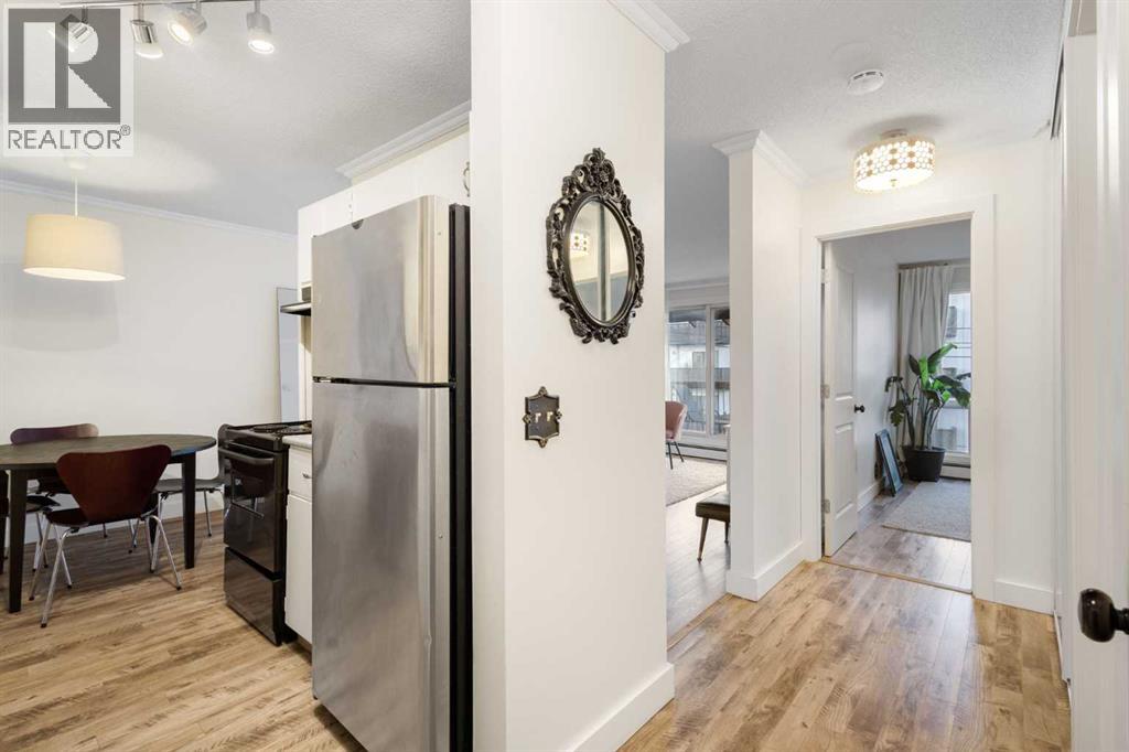 Apartment for Sale in 305, 2611 15A Street SW|Calgary, Alberta T2T4C1 3