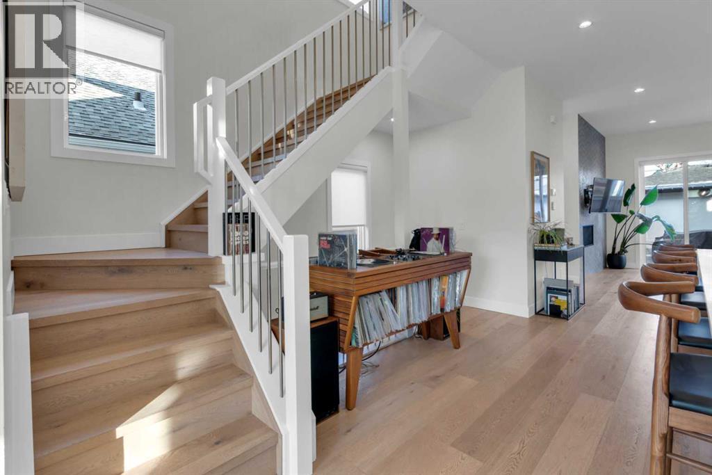 Duplex for Sale in 606 9 Avenue NE|Calgary, Alberta T2E0W3 5