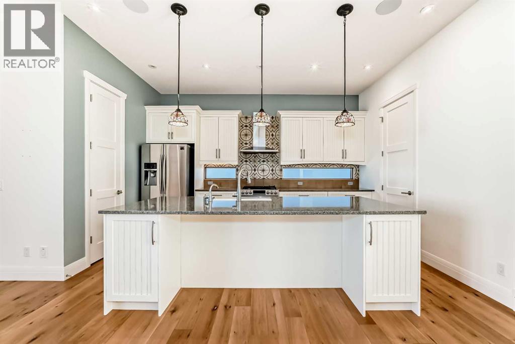 House for Sale in 2323 3 Avenue NW|Calgary, Alberta T2N0K9 5