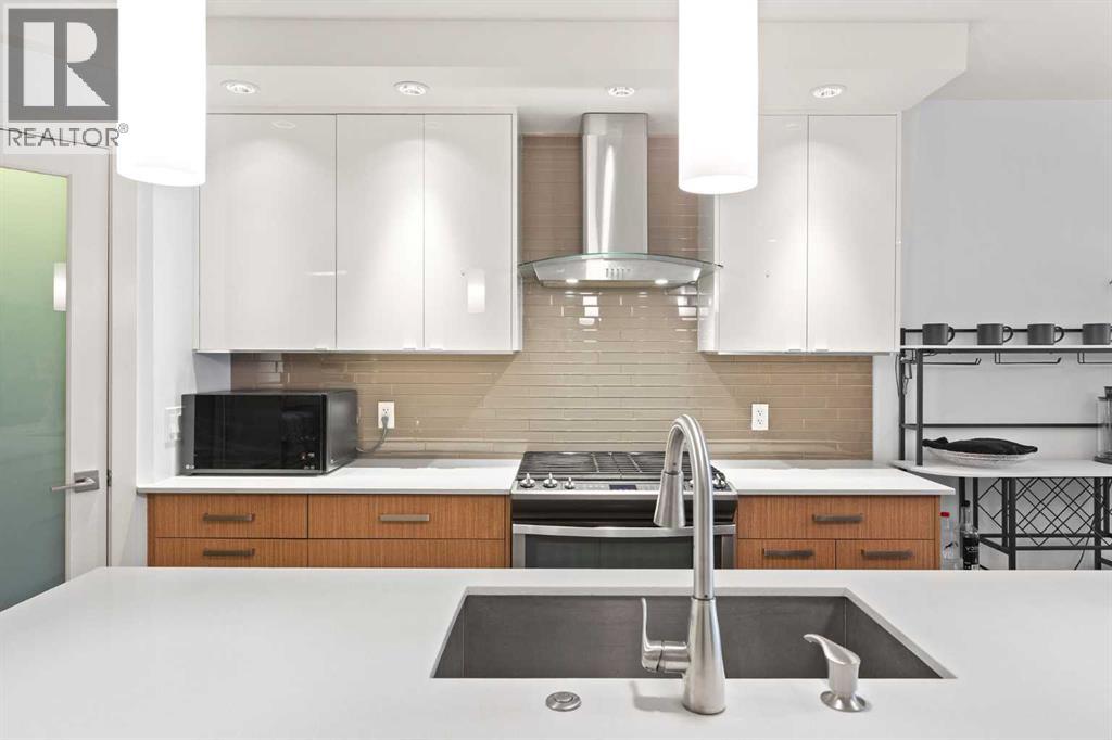 Apartment for Sale in 302, 1029 15 Avenue SW|Calgary, Alberta T2R0S5 3