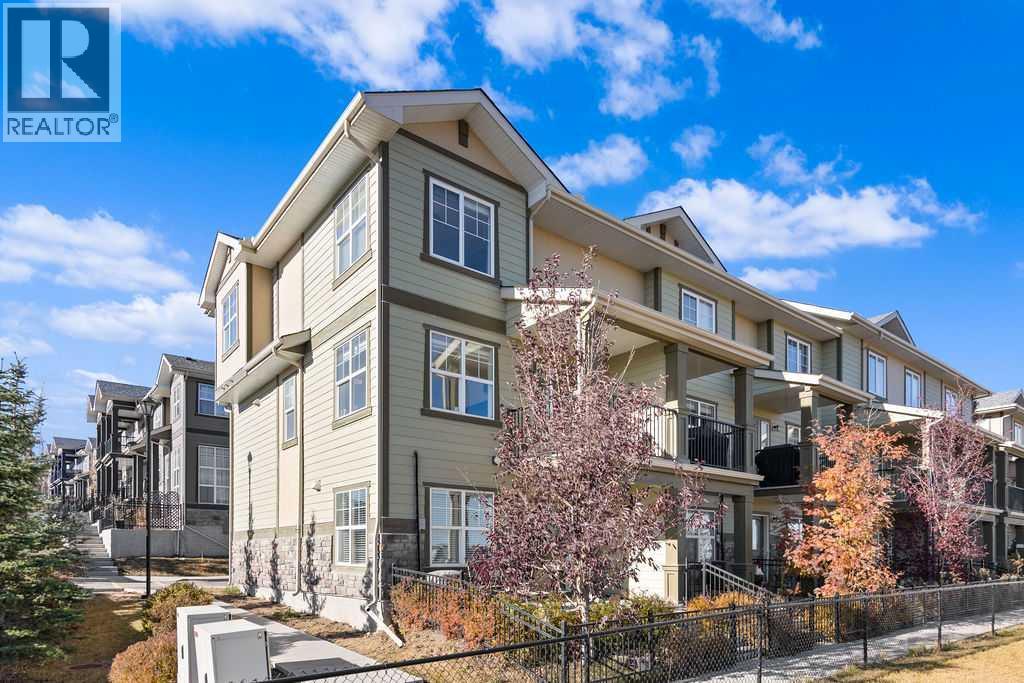 Row / Townhouse for Sale in 111 Evanscrest Gardens NW|Calgary, Alberta T3P0S1 2