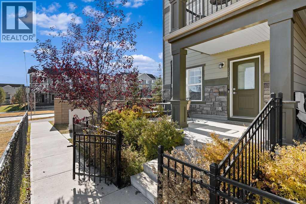 Row / Townhouse for Sale in 111 Evanscrest Gardens NW|Calgary, Alberta T3P0S1 3