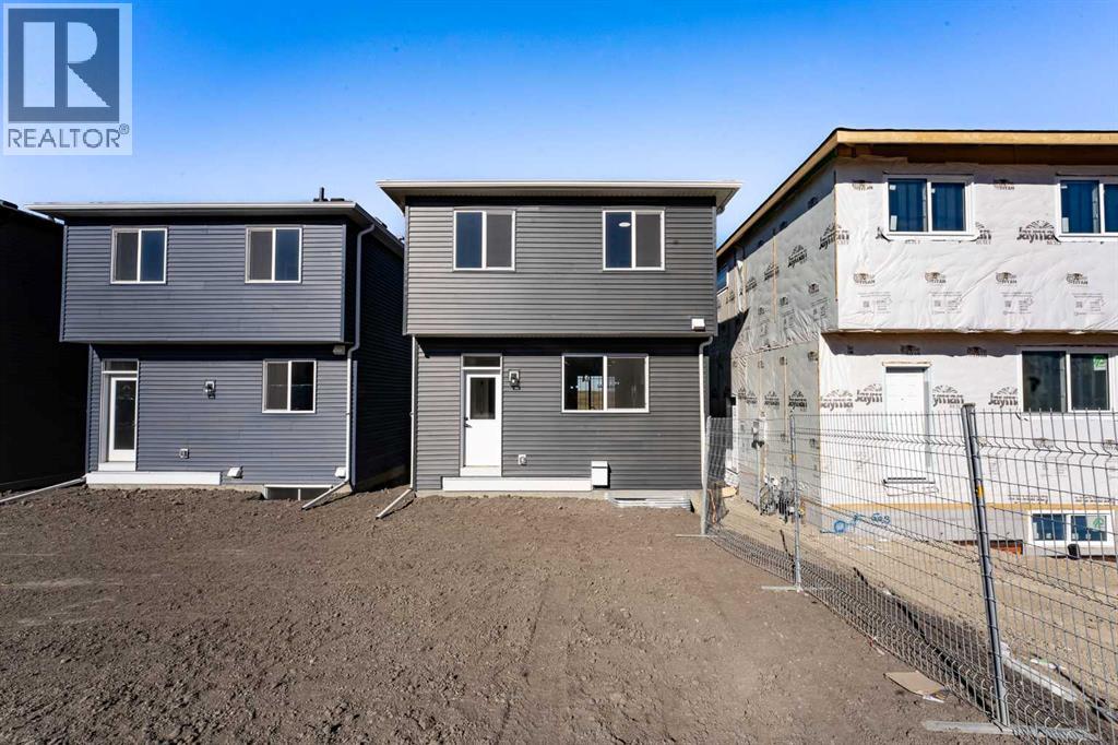 House for Sale in 78 Corner Glen Grove NE|Calgary, Alberta T3N2S9 5