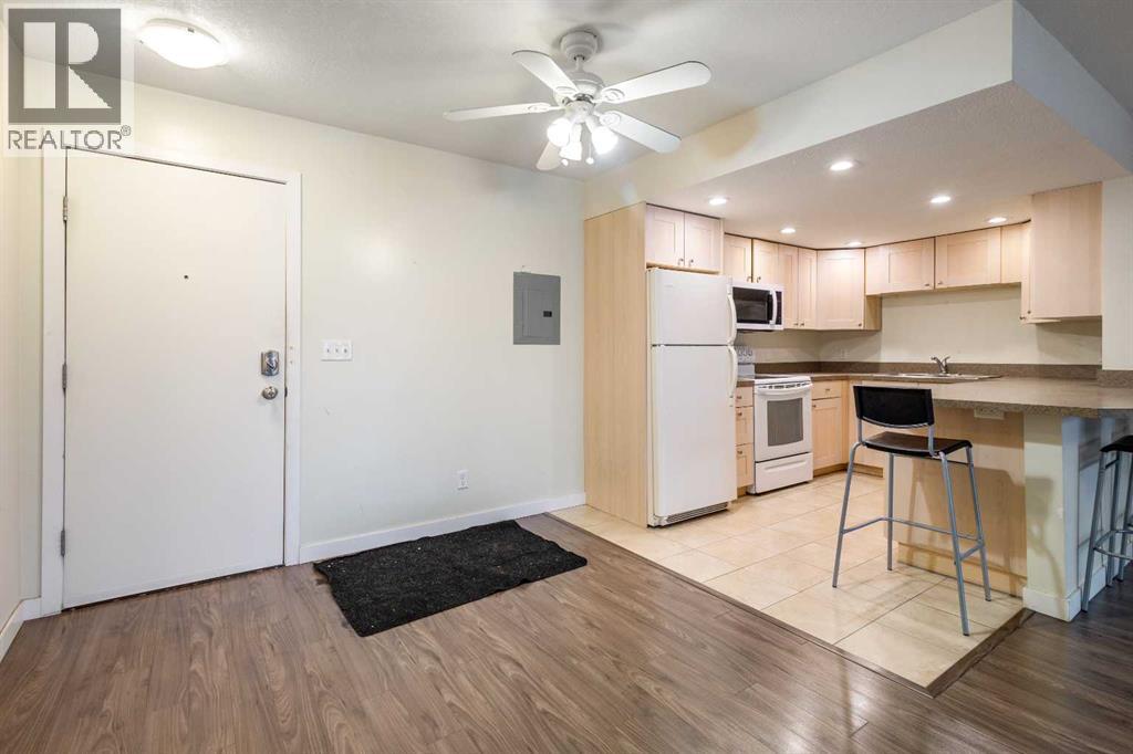 Apartment for Sale in 101, 3747 42 Street NW|Calgary, Alberta T3A2W4 4