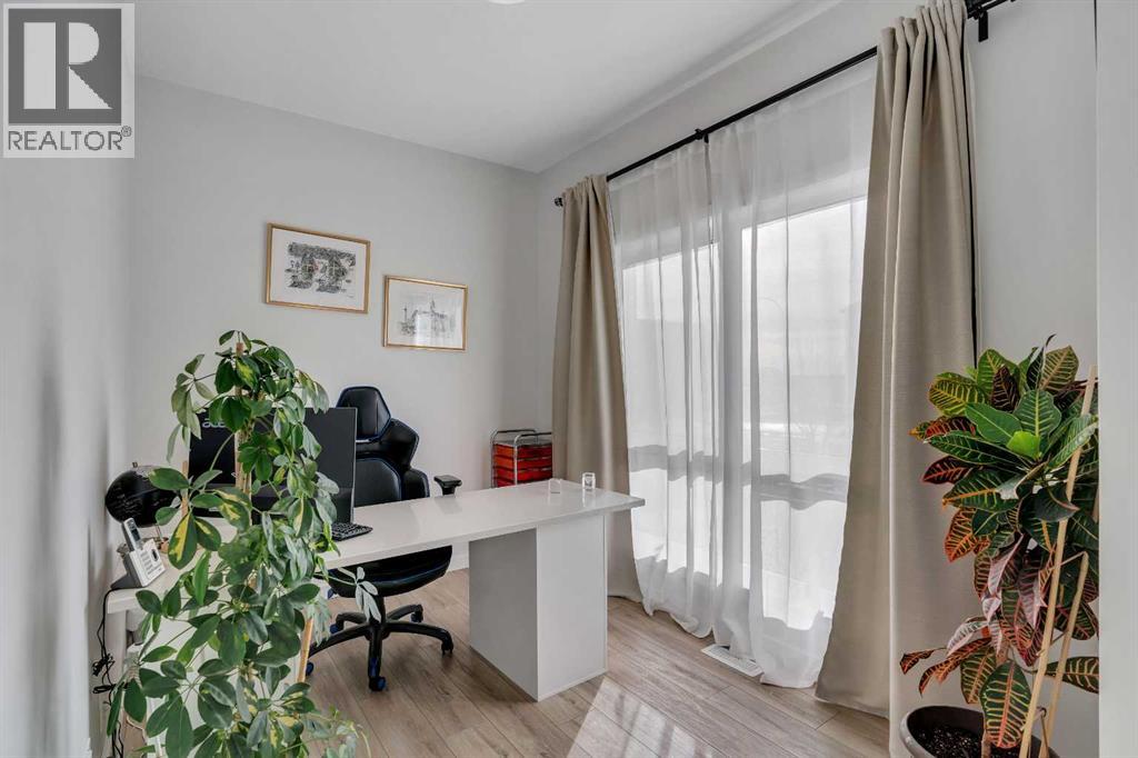 House for Sale in 7582 202 Avenue SE|Calgary, Alberta T3S0E5 5