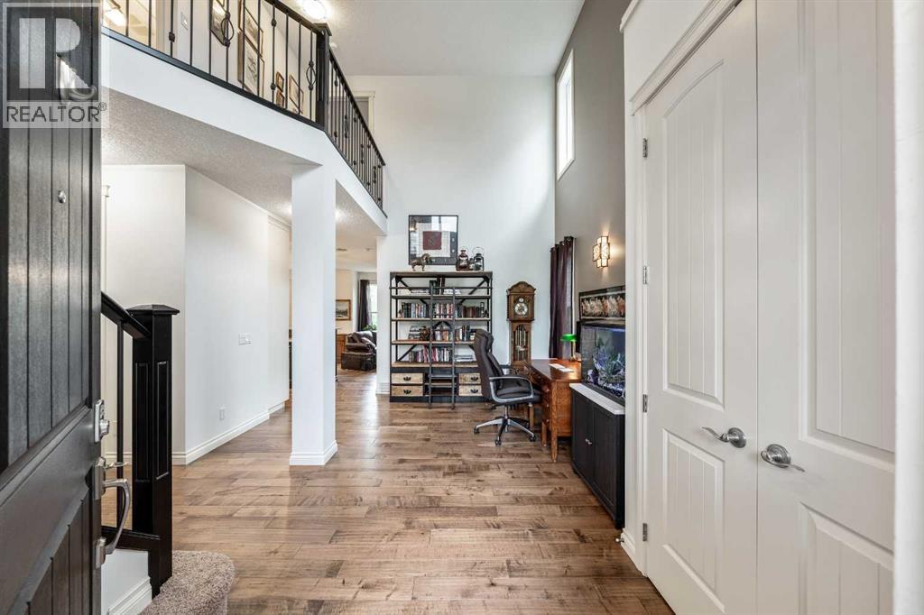 House for Sale in 101 Rockford Road NW|Calgary, Alberta T3G0E1 2