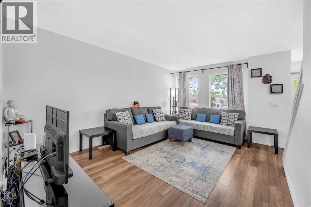 House for Sale in 54 Templegreen Road NE|Calgary, Alberta T1Y4Y8 2