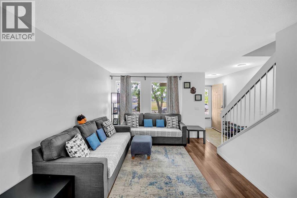 House for Sale in 54 Templegreen Road NE|Calgary, Alberta T1Y4Y8 5