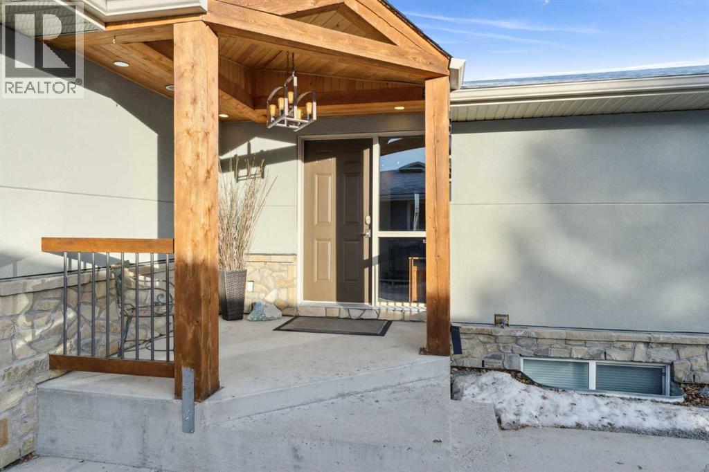 House for Sale in 5031 Viceroy Drive NW|Calgary, Alberta T3A0V2 3